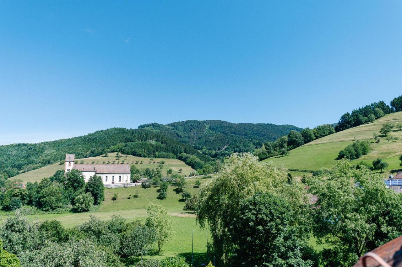 Moderne 2 Zi.-Fewo Blackforest Art Barrierefrei Naehe Freiburg Simonswald Exteriör bild